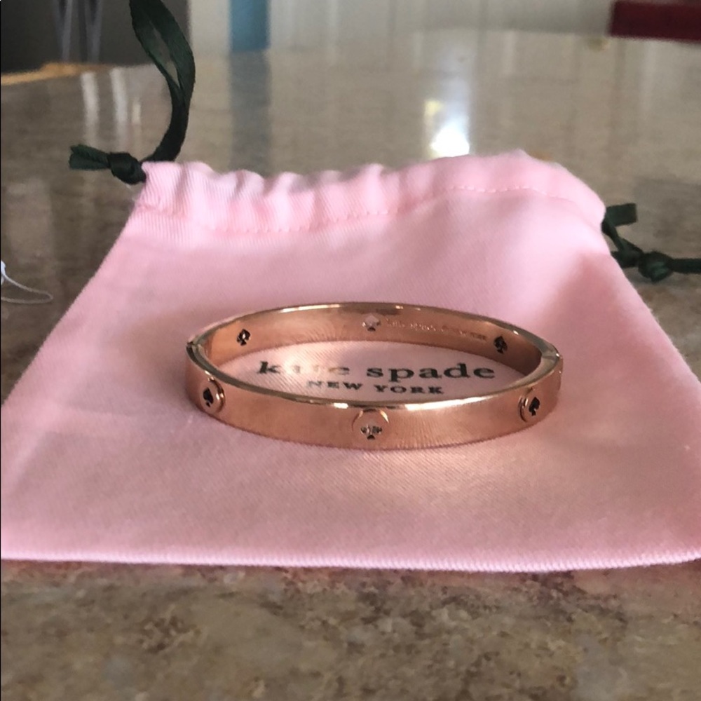 Kate Spade “spot the spade” hinged bangle